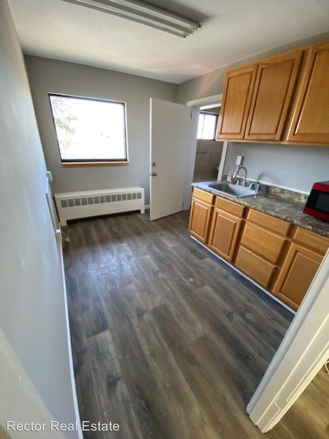 Building Photo - 503 S Country Fair Dr