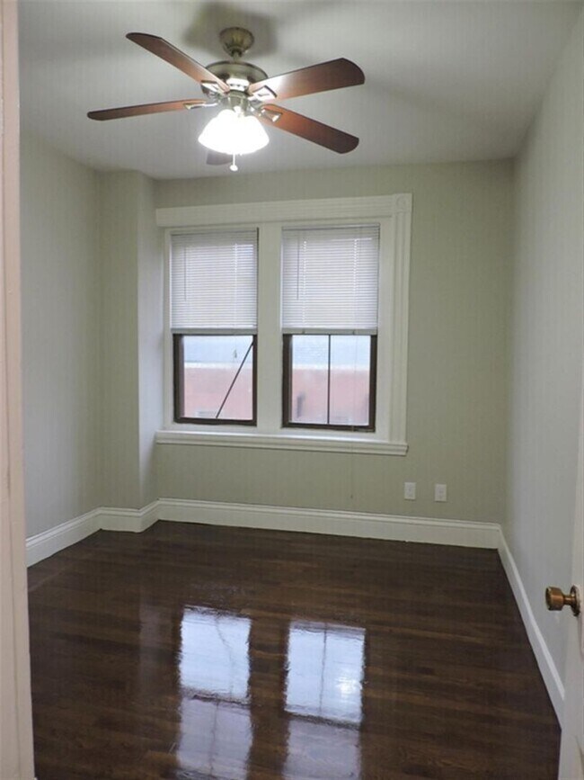 Building Photo - Amazing 1 Bed in Harvard Square available 6/1