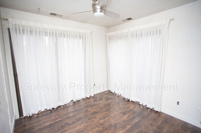 Building Photo - 40 Sumac Ct