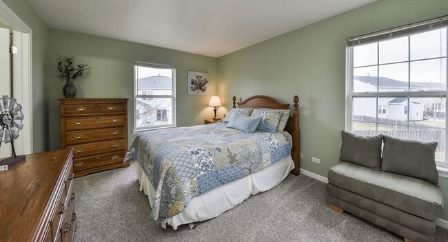 Building Photo - 2221 Sunrise Cir