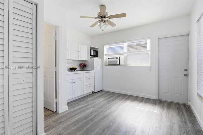 Building Photo - 2761 SW 33rd Ct