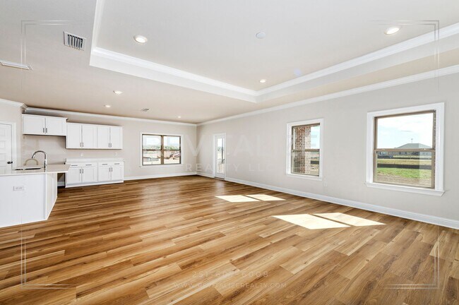 Building Photo - Brand-New 5BR Fairhope Home on Corner Lot with Garage