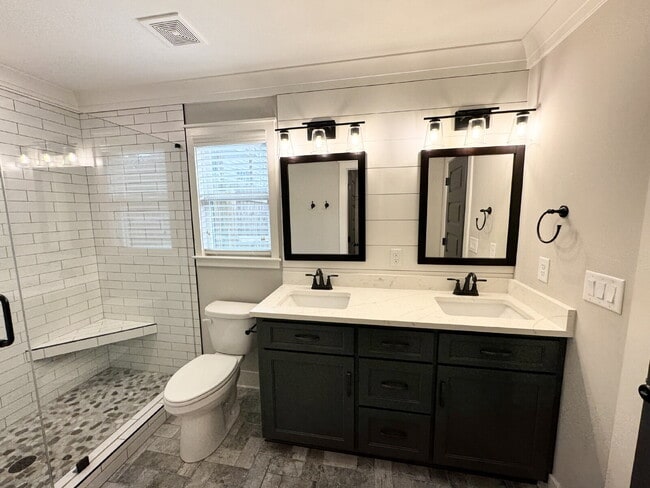 Building Photo - Walk to Downtown Ball Ground—Charming 1 Be...