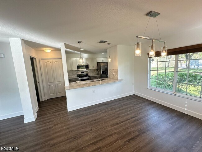 Building Photo - 9419 Ivy Brook Run