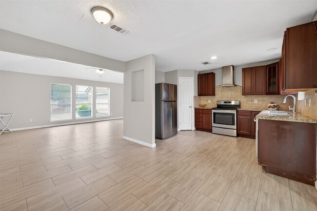 Building Photo - 17010 Bentana Ct