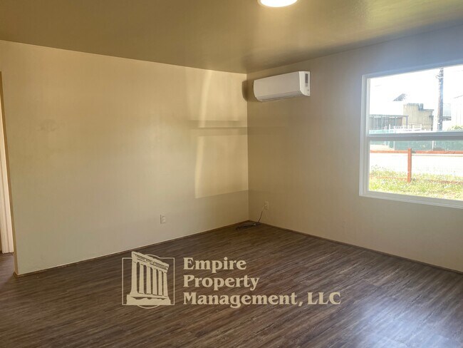 Building Photo - 173 N Seneca Rd