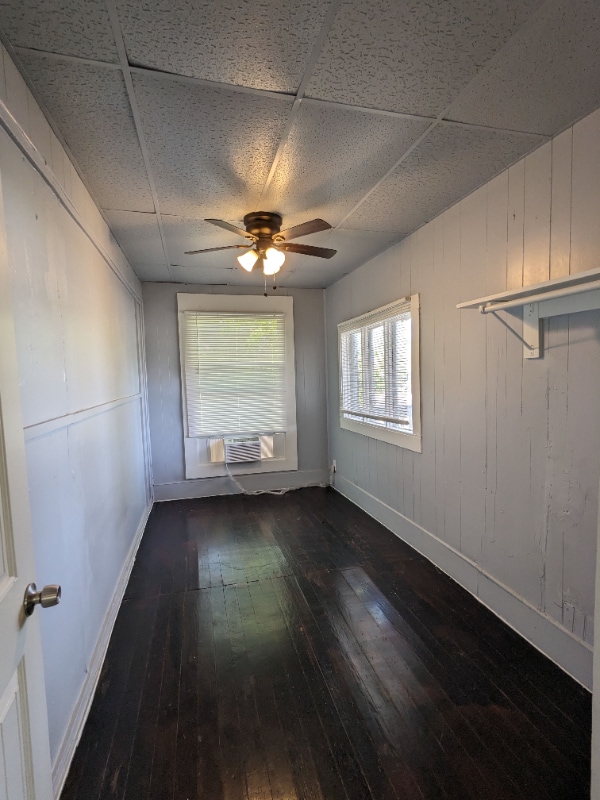 Building Photo - 410 E Day St