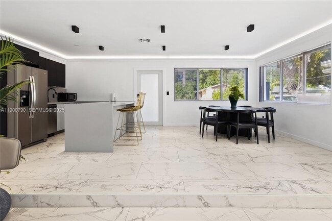 Building Photo - 270 NW 50th St