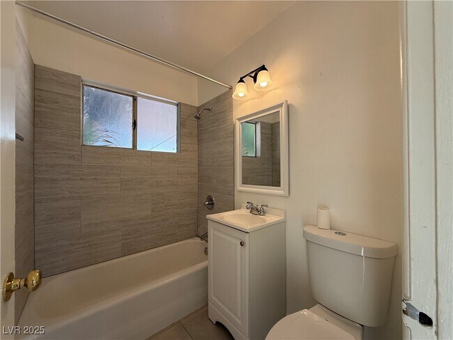 Building Photo - 2721 N Webster St