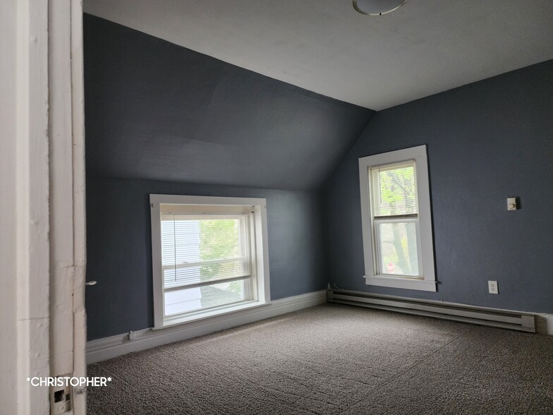 Master bedroom - 215 Freeman Ave