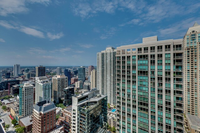 Building Photo - 10 E Ontario St