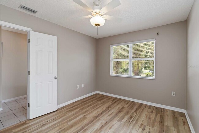 Building Photo - 880 Bird Bay Dr W