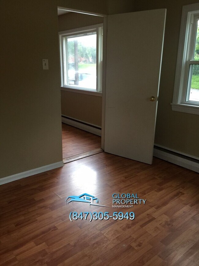 Building Photo - 26179 Riverview Dr