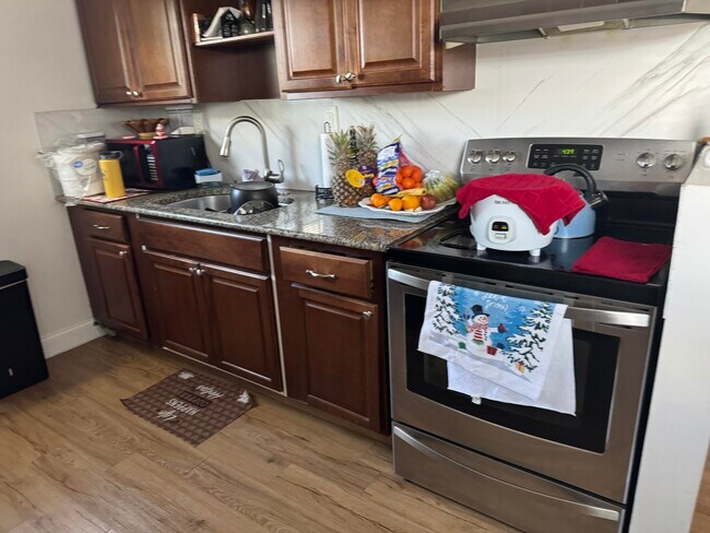 Building Photo - 434 N 17th St