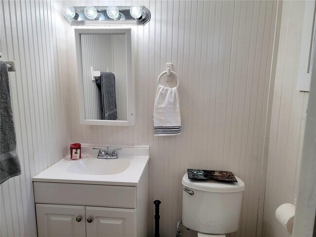 Building Photo - 212 Husson Ave