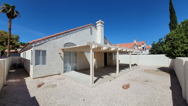 Building Photo - 9725 Sierra Mesa Ave