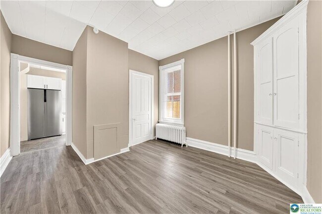 Building Photo - 519 N 6th St