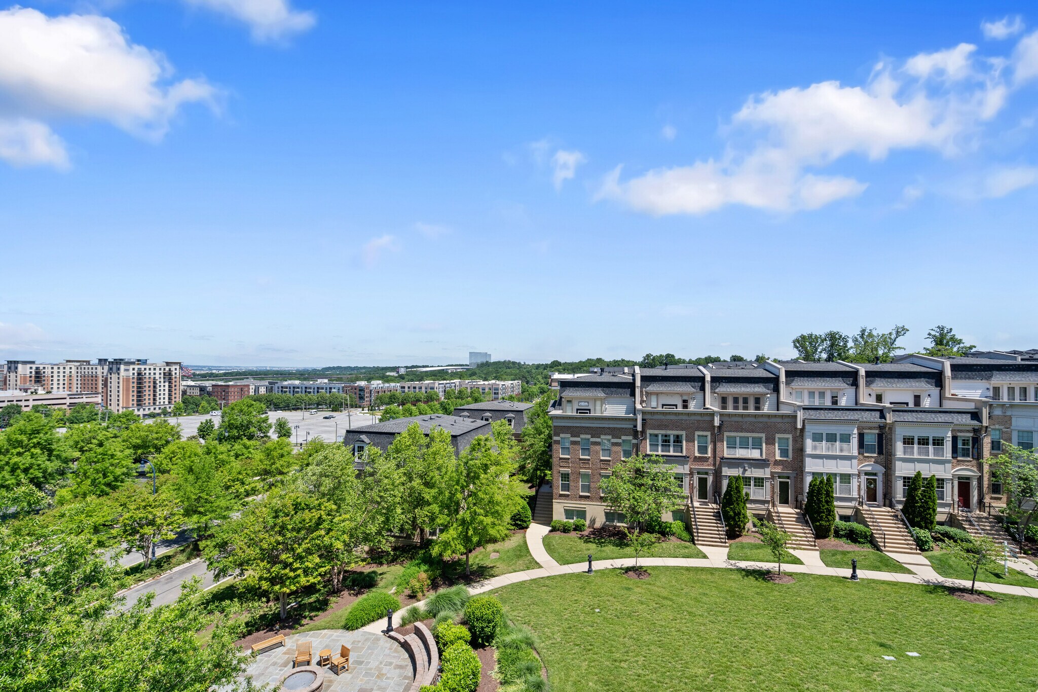 Building Photo - 500 Overlook Park Dr