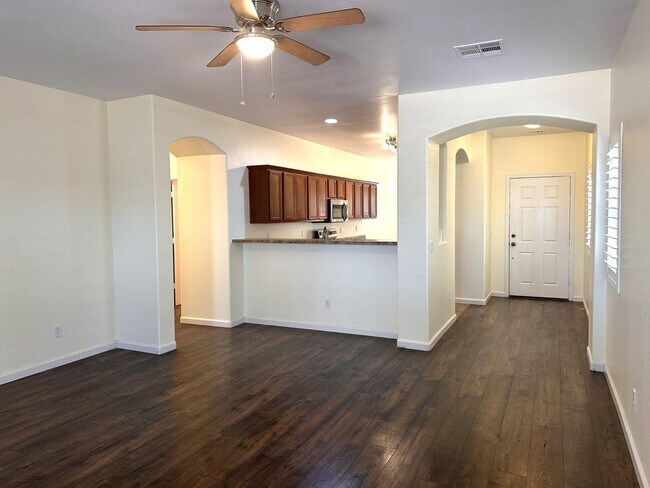 Building Photo - 11642 W Mountain View Dr