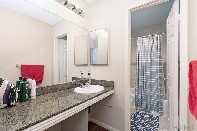 Building Photo - 7455 Charmant Dr