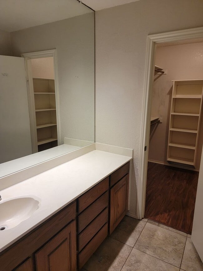 Building Photo - 6433-6435 Brookhaven Trail