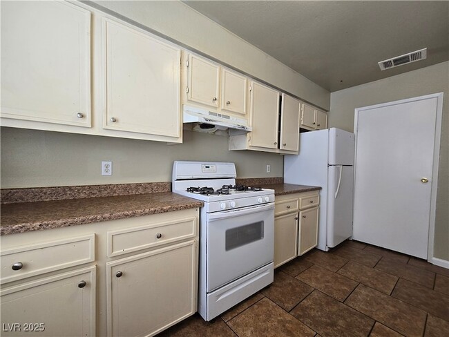 Building Photo - 5357 Del Gado Dr