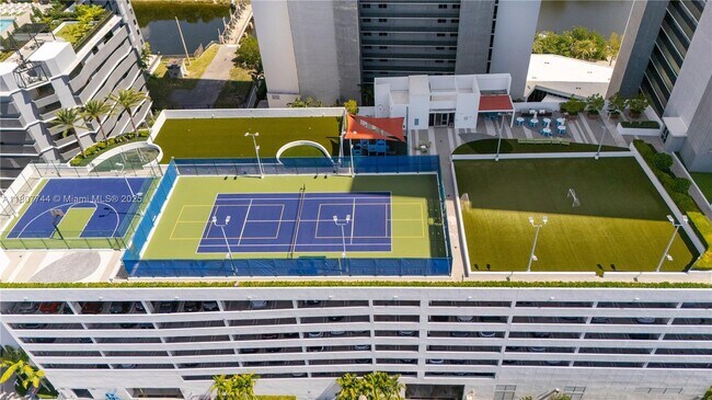 Building Photo - 16385 Biscayne Blvd