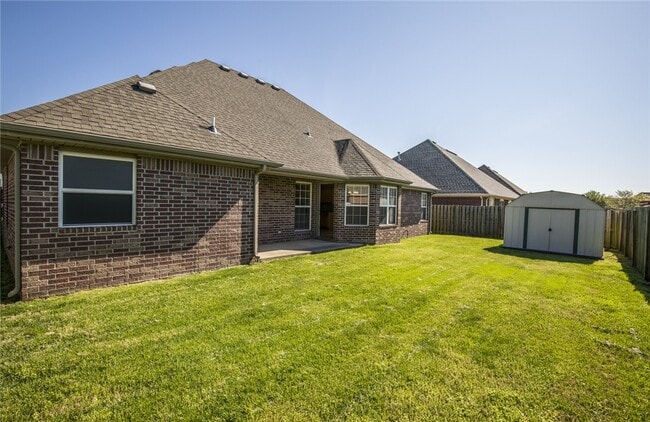 Building Photo - 1250 Torbay Trce