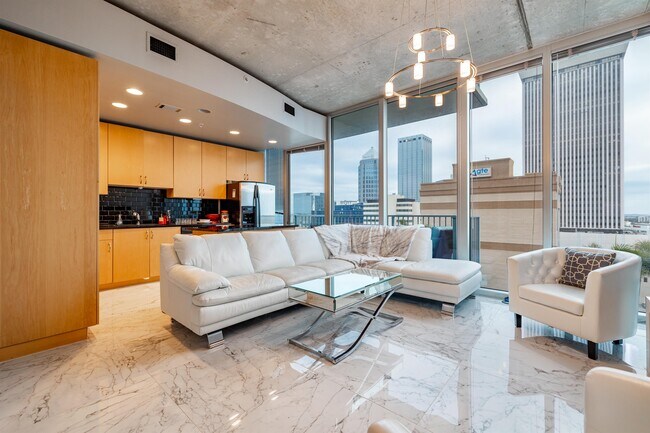 Building Photo - 777 N Ashley Dr