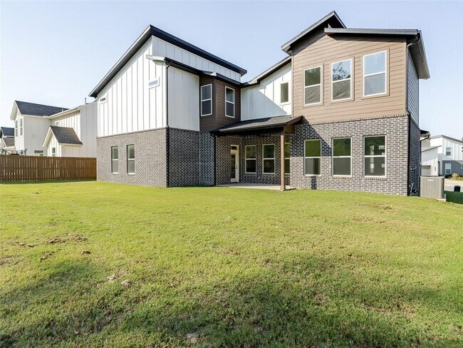 Building Photo - 1317 Bunker Dr