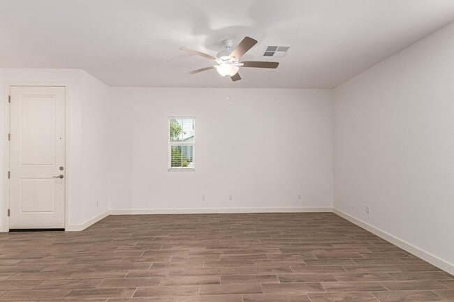 Building Photo - 5552 S Dillon