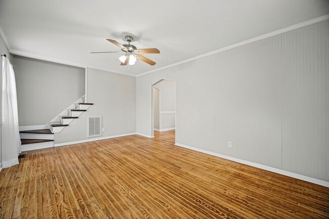 Building Photo - 539 Austin St