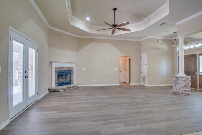 Building Photo - Twelve Oaks Plantation Home with Hardwood Floors, Fireplace & Fenced Backyard