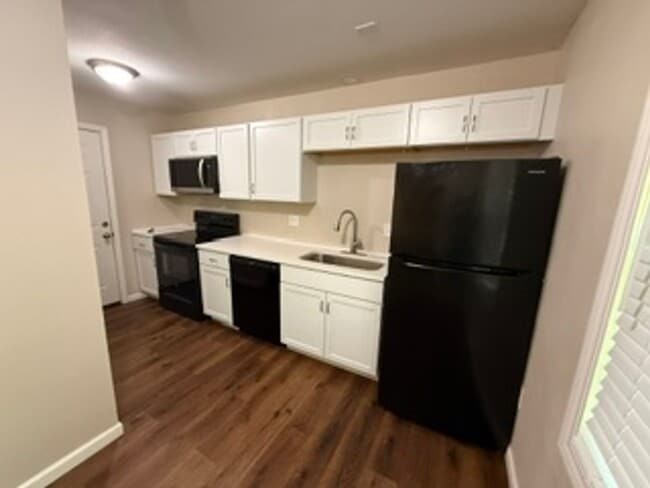Building Photo - 309 Hawthorne Ct