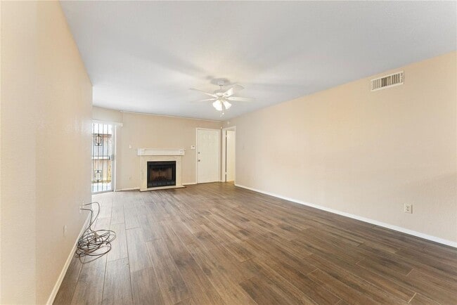 Building Photo - 10871 Braes Bend Dr