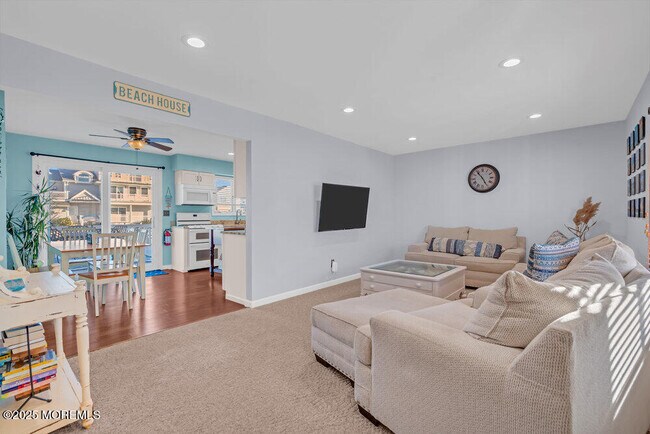 Building Photo - 826 Forepeak Dr