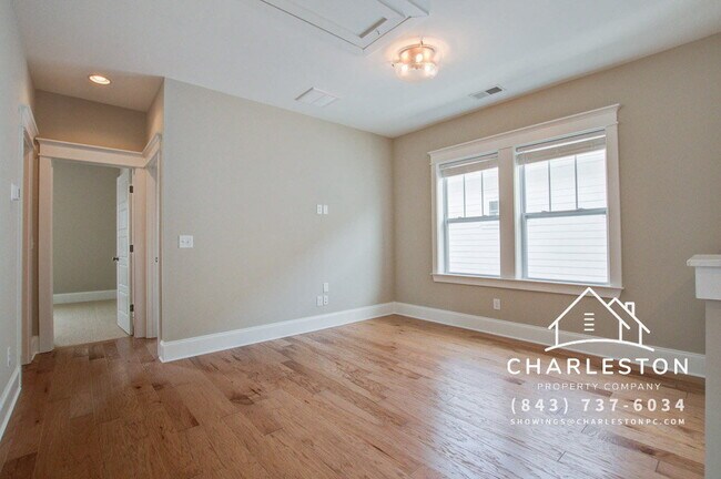 Building Photo - 1636 Juliana St