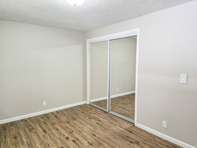 Building Photo - 5245 Lone Oak Rd SE
