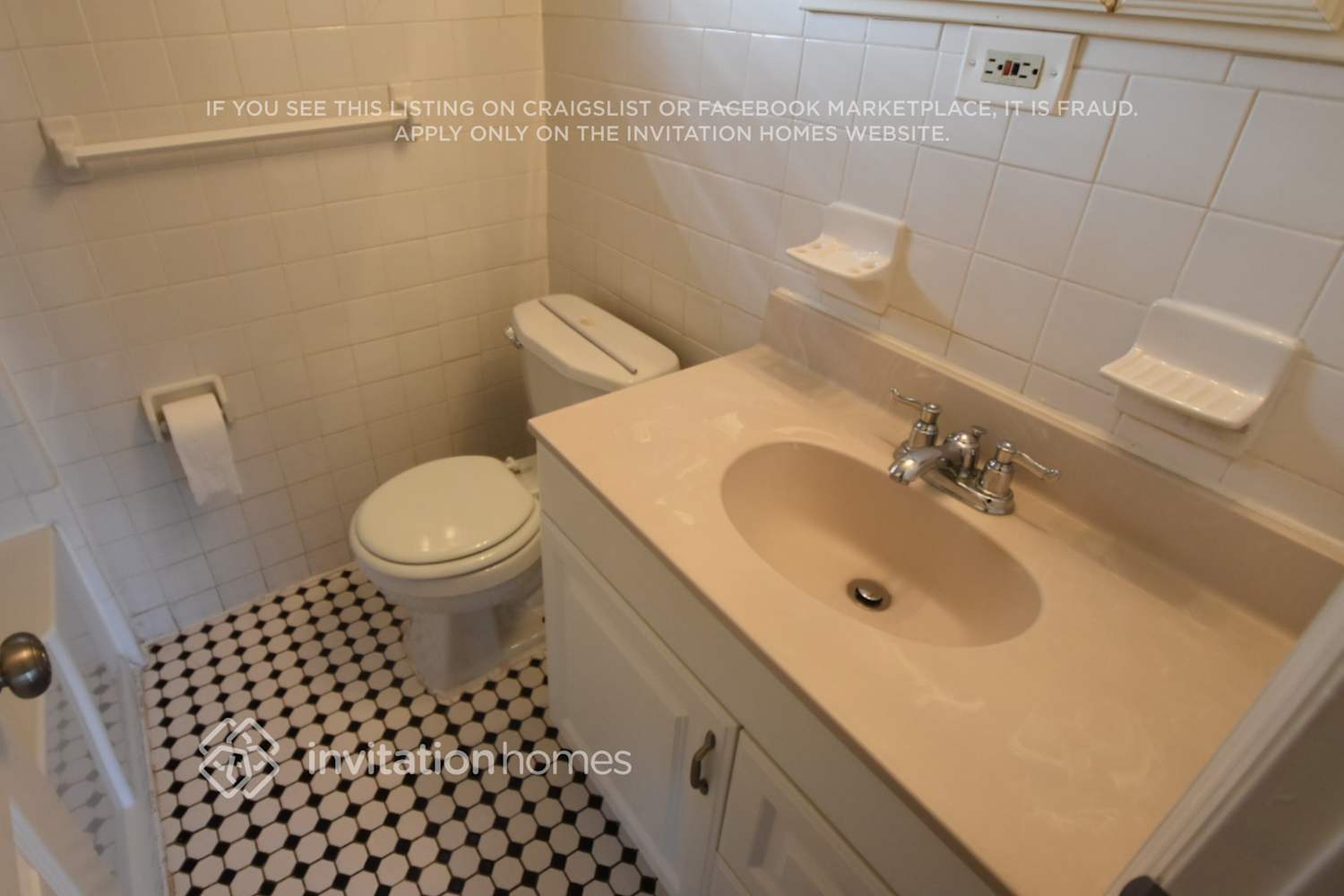 Building Photo - 4680 87th Ave