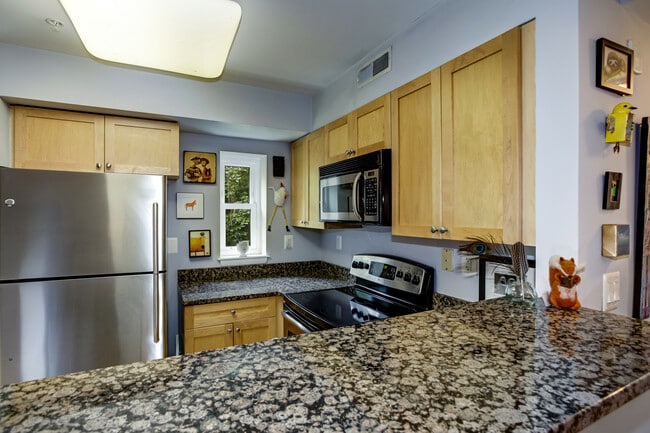 Building Photo - 1501 27th St SE