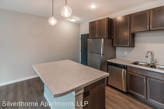 Building Photo - 2113 S Silverthorne Ave