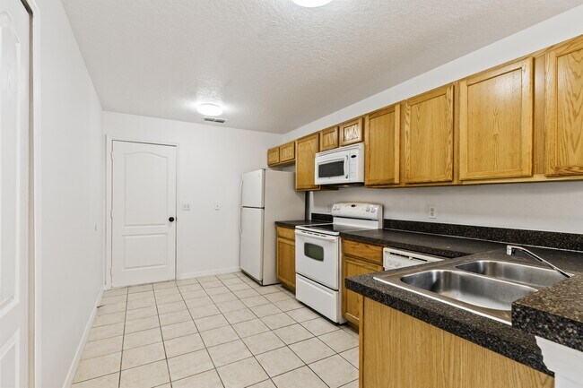 Building Photo - 108 Sundown Ct