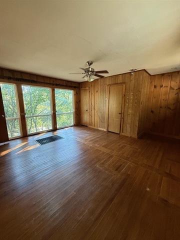 Building Photo - 909 S Brown Ave