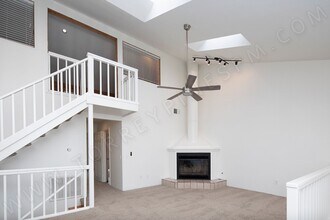 Building Photo - OPEN HOUSE: 12/13 1-2PM ~ 3BR Townhome with Garage, 1 BLOCK from Ocean!