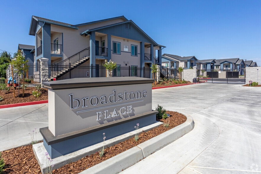 Entrance - Broadstone Place