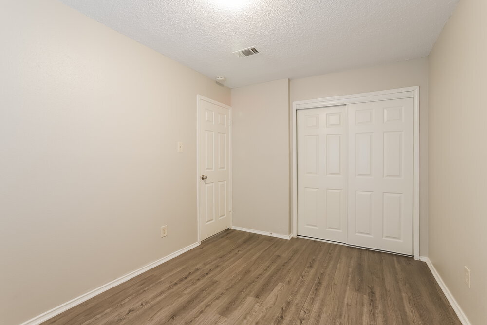 Building Photo - 6395 Crossway Dr