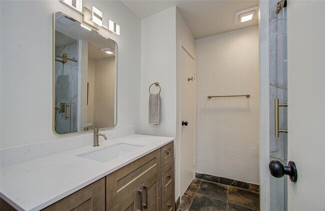 Building Photo - 15309 Kingfield Dr