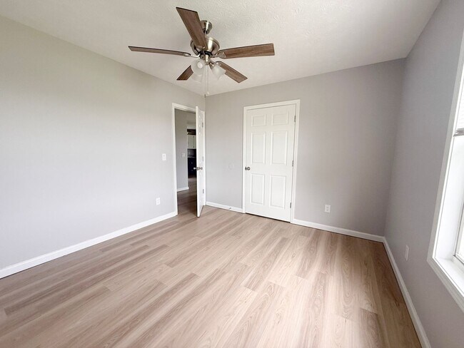 Building Photo - Newly Updated 2-Bedroom Apartment in Sparta with Lawn Care Included
