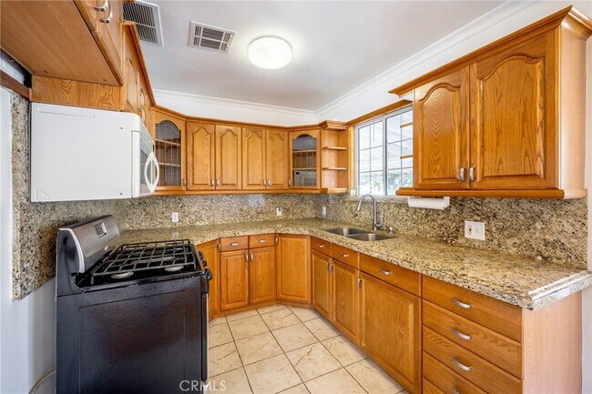 Building Photo - 10645 Mather Ave