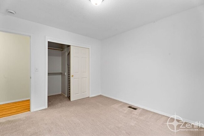 Building Photo - 9415 NW 28th Ct